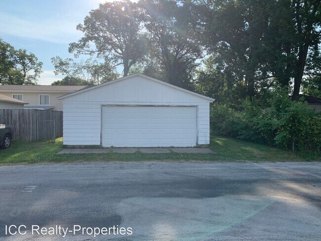 Building Photo - 3 br, 1 bath House - 424 14th Street