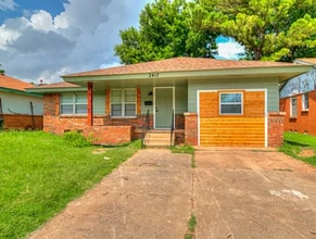 Building Photo - 2417 Becker Pl