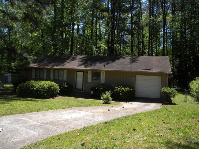 Building Photo - Amazing Ranch Style Home Available For Imm...