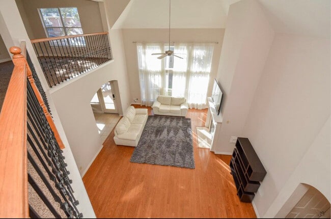 Building Photo - 4034 Glen Cove Dr