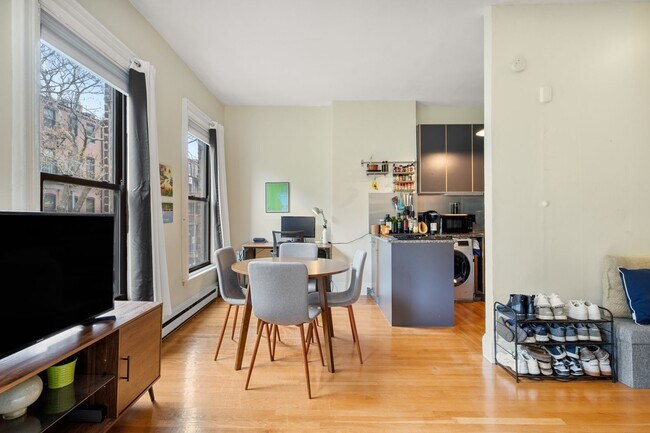 Foto del edificio - 182 W Brookline St