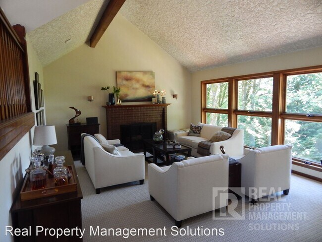 Building Photo - 3 br, 2.5 bath House - 1681 Woodland Terrace
