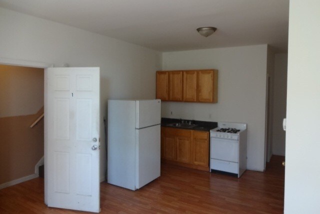 Kitchen - 334 25th St