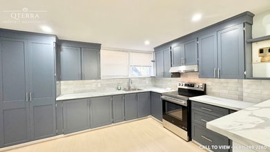 Building Photo - 887 Simcoe St N