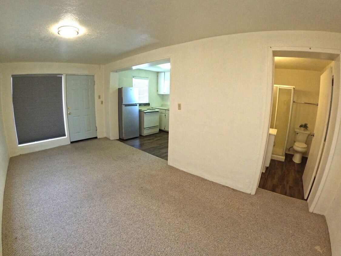 2320 S Solano Dr Unit C, Las Cruces, NM 88001 - Room for Rent in Las Cruces,  NM | Apartments.com