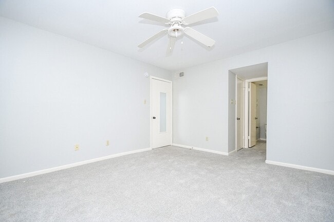 Foto del edificio - 8433 Hearth Dr