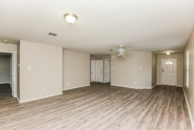 Building Photo - 1808 Kittredge Way