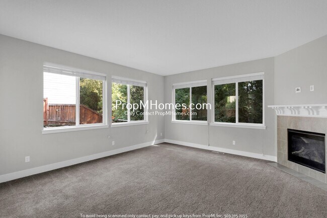 Building Photo - Light & Bright Four Bedroom Home in Tigard!