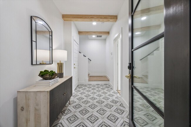 Foto del edificio - 2219 Bevis St
