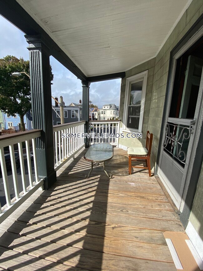 Foto del edificio - 427 Medford St