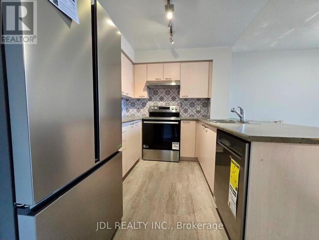 Photo du bâtiment - 62 Suncrest Blvd