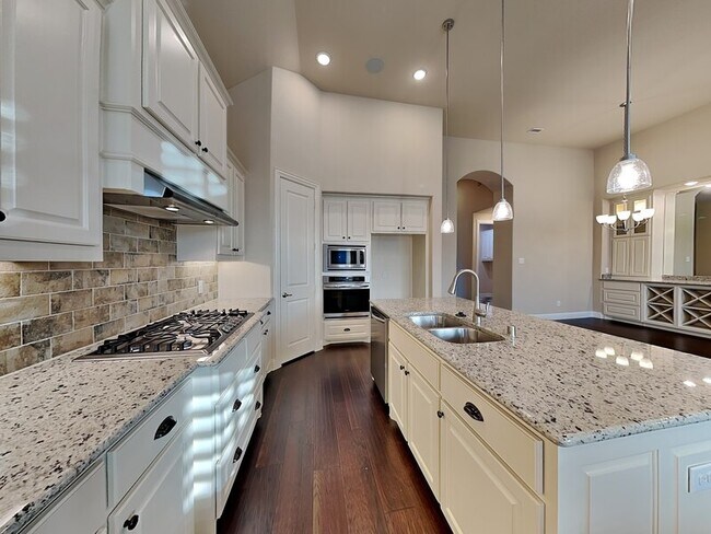 Building Photo - 14845 Belclaire Ave