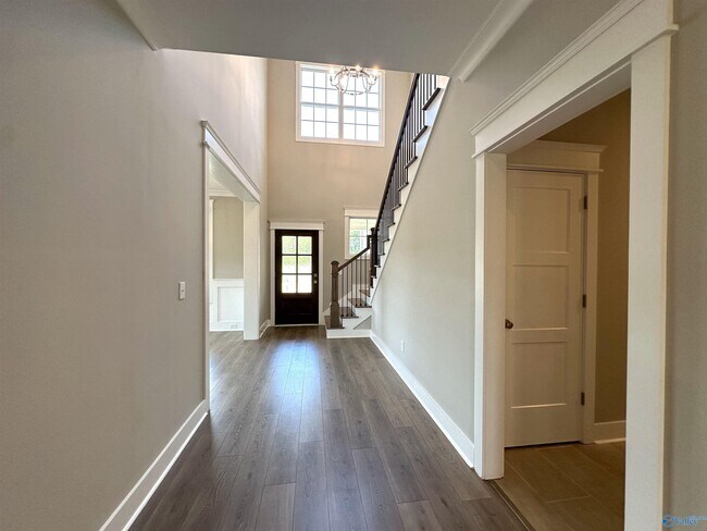 Building Photo - 8105 Goose Ridge Dr SE