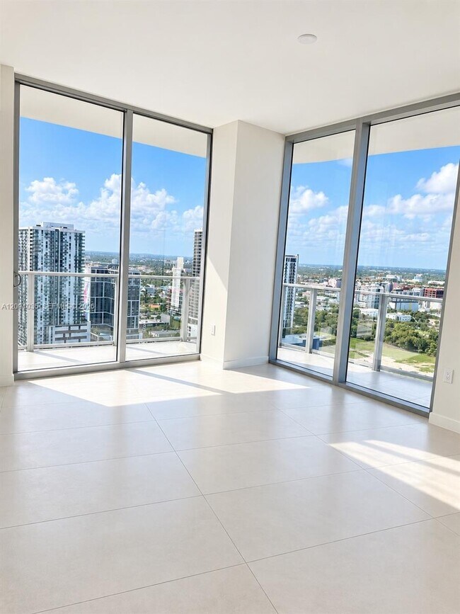 Building Photo - 1400 Biscayne Blvd