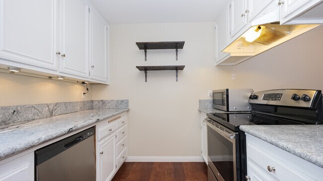 Building Photo - 4362 Vision Dr