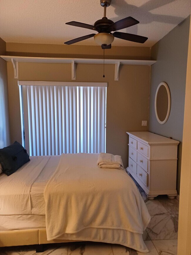 Building Photo - 13164 Via Veneto