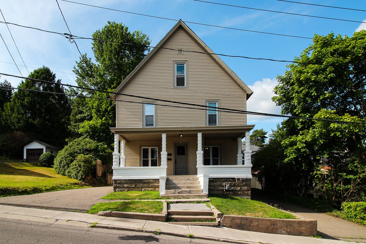 Primary Photo - 40 Clayton Ave