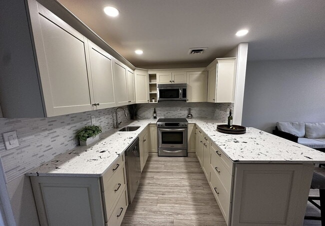 Building Photo - "Charming 1-Bedroom Condo Retreat in Lakewood, NJ – Your Cozy Oasis Awaits!"