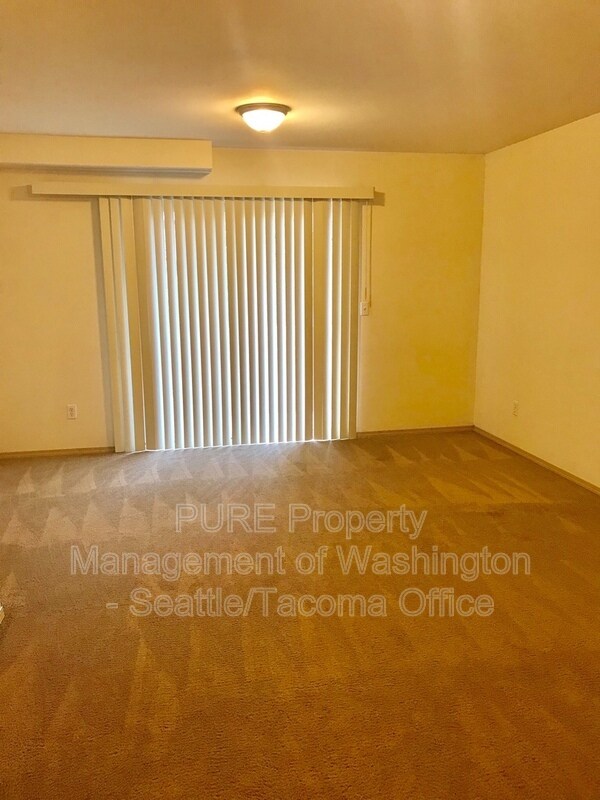 Building Photo - 14020 Lenora Pl N