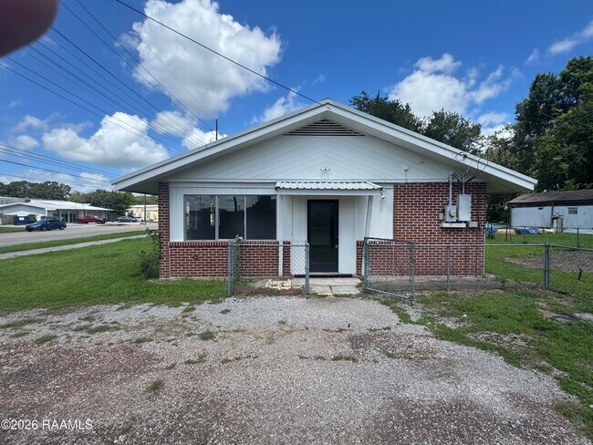 Foto del edificio - 206 Guilbeau Rd