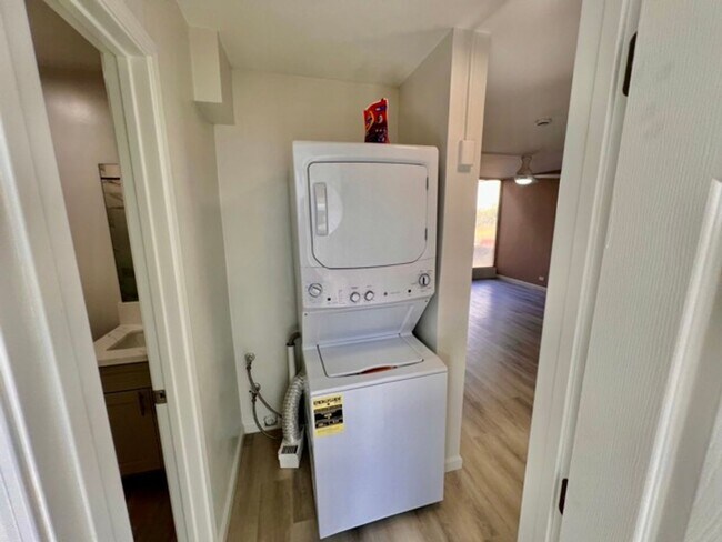 Building Photo - Waipio Gardens 2 Bed/1 Bath/1 Parking/Available May 1