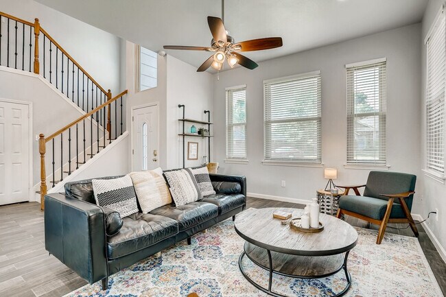 Building Photo - 2164 Redwing Way