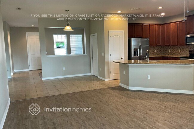 Foto del edificio - 742 Woods Landing Dr