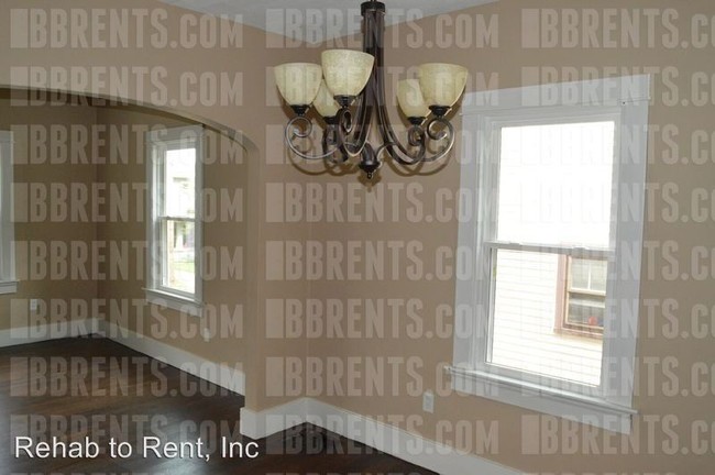 Building Photo - 3 br, 2 bath House - 234 Sandhurst Drive