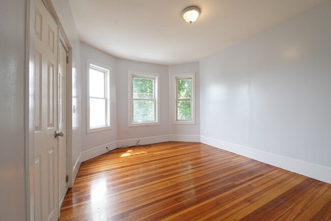 Foto del edificio - 44 Ridgewood St