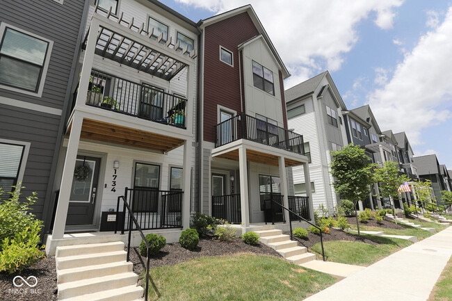 Building Photo - 1736 Alvord St