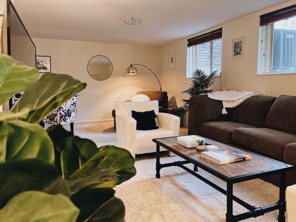 3672 E Winesap Rd, Cottonwood Heights, UT 84121 Townhome Rentals in