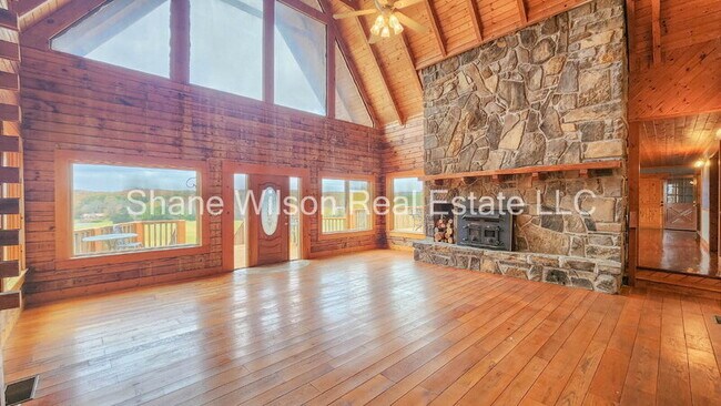 Foto del edificio - 218 Sugar Hollow Rd