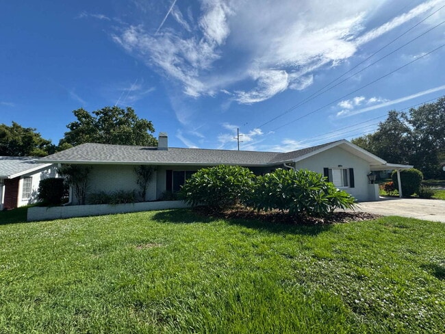 "Charming 3-Bedroom Oasis with 2 Full Bath... - "Charming 3-Bedroom Oasis with 2 Full Bath... Apartment