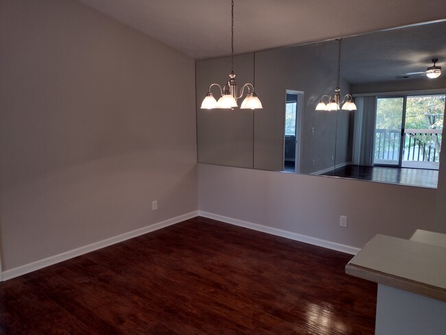 Dining area - 1401 Lake Pointe Way