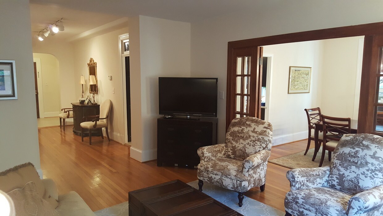 Foto principal - 2129 Florida Ave NW