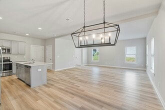 Building Photo - 1420 Brookhaven Dr