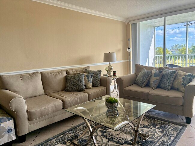 Building Photo - 2691 S Course Dr