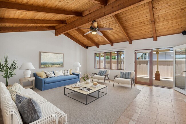 Foto del edificio - Beautifully Maintained 3 BD Costa Mesa Home