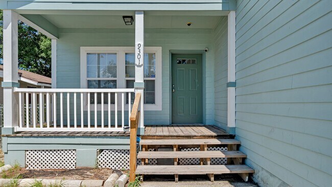 Building Photo - Spacious 3-Bedroom Home with Recent Upgrad...