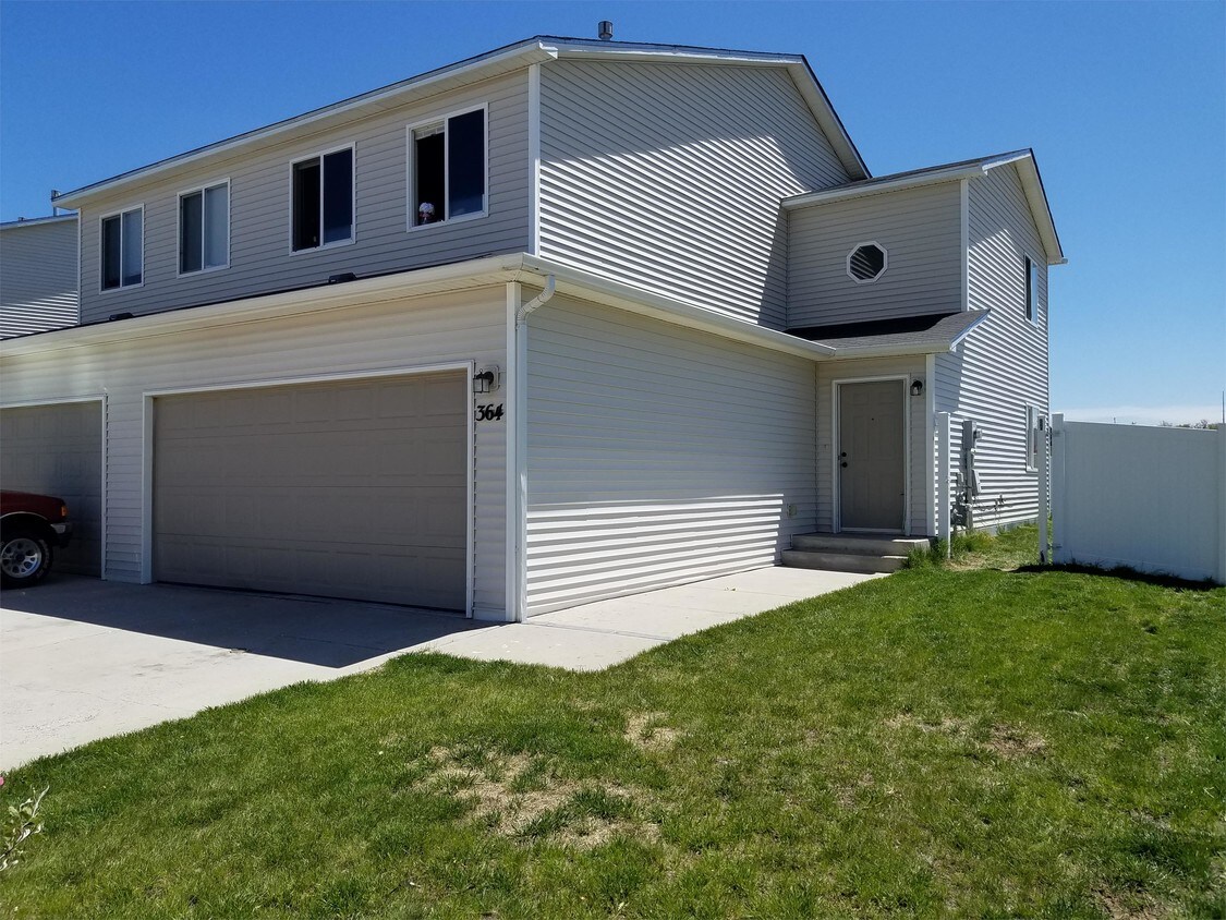 354 Patton Ave, Cheyenne, WY 82007 Townhome Rentals in Cheyenne WY