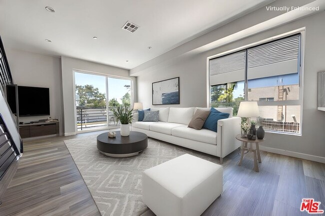 Building Photo - 6700 Balboa Blvd