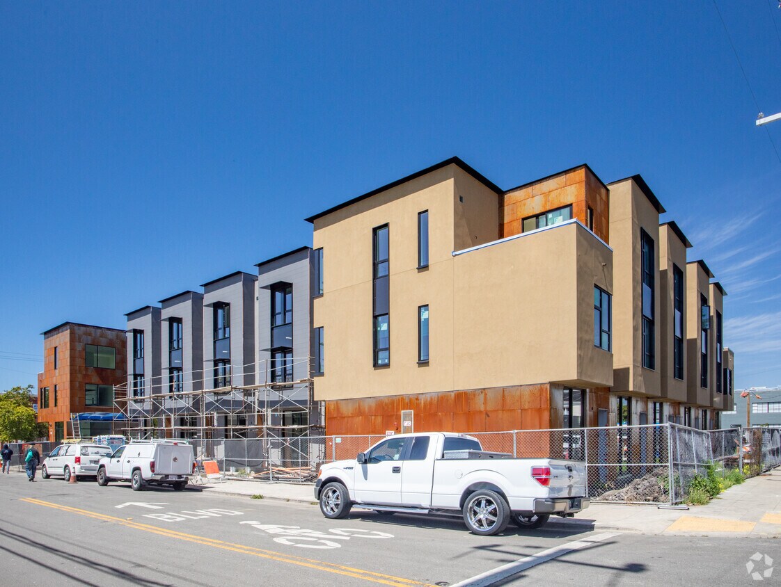 Foto del edificio - Channing Way Townhouses