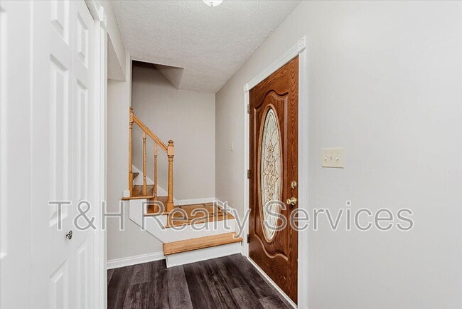 Building Photo - 11313 Wolf Ln