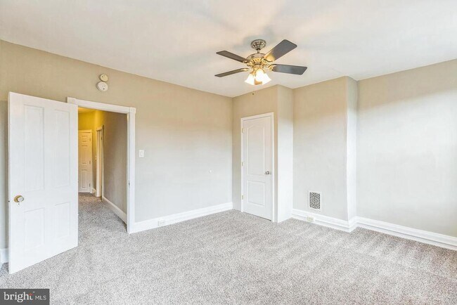 Building Photo - 1528 S 29th St