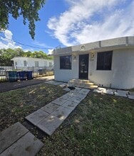 Building Photo - 1281 NE 110th St