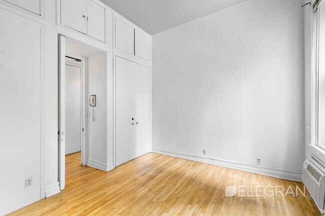 Foto del edificio - 172 E 61st St