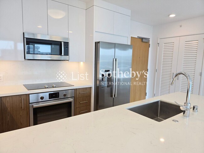 Building Photo - Azure Ala Moana #1705 | Honolulu, HI