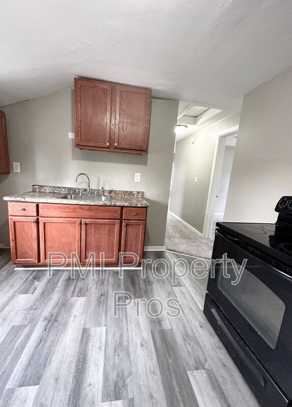 Foto del edificio - 6616 N 56th St