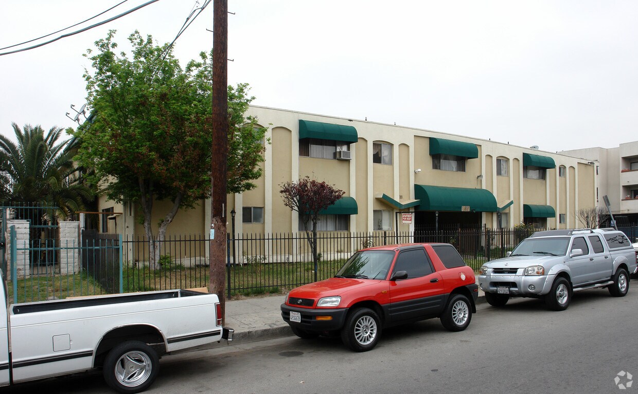 Primary Photo - 8641 Willis Ave