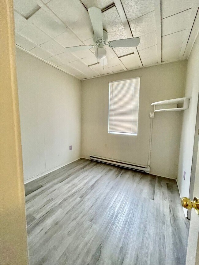 Foto del edificio - 3 Bedroom Home Available Now